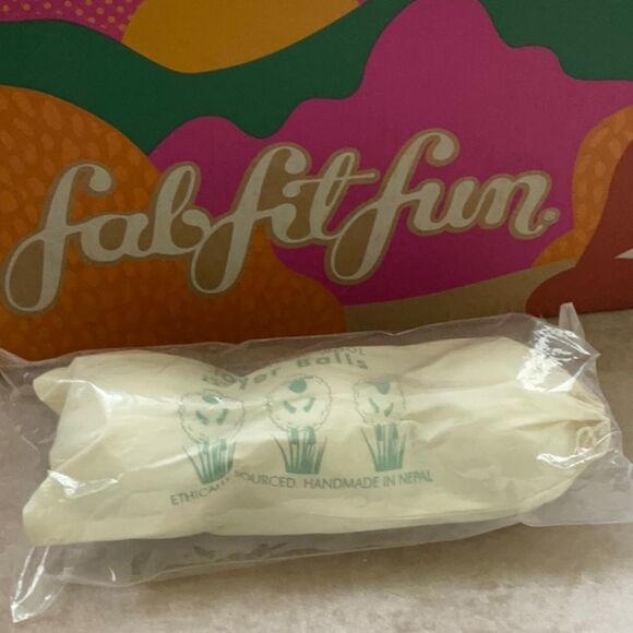 *FABFITFUN* TO THE MARKET Organic Wool Dryer Balls - Set Of 3 - Picture 1 of 5